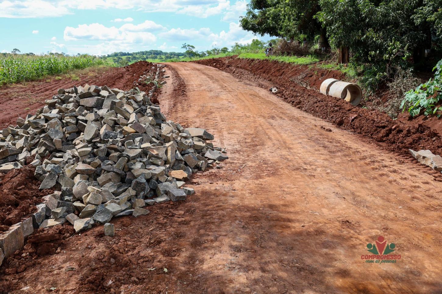 OBRAS DE PAVIMENTAÇÃO POLIÉDRICA EM MISSAL ESTÃO COM MAIS DA METADE CONCLUÍDAS