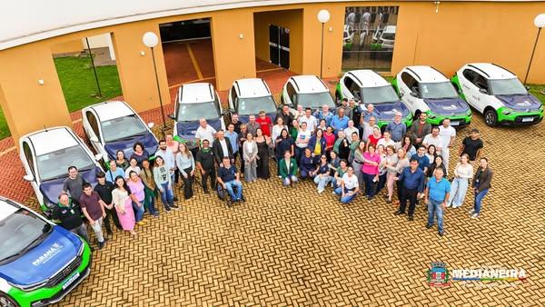 ENTREGUES EM MEDIANEIRA 12 NOVOS VEÍCULOS PARA A SECRETARIA DE SAÚDE