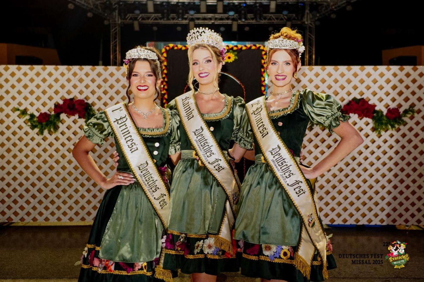 PAULA SBABO JANK É ELEITA RAINHA DA 22ª DEUTSCHES FEST