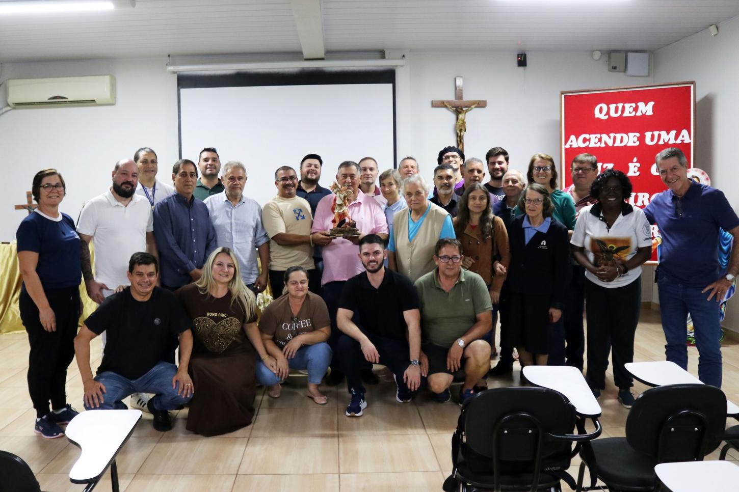 GOVERNO MUNICIPAL DISCUTE PROJETO DE MONUMENTO DE SÃO MIGUEL ARCANJO COM A COMUNIDADE CATÓLICA