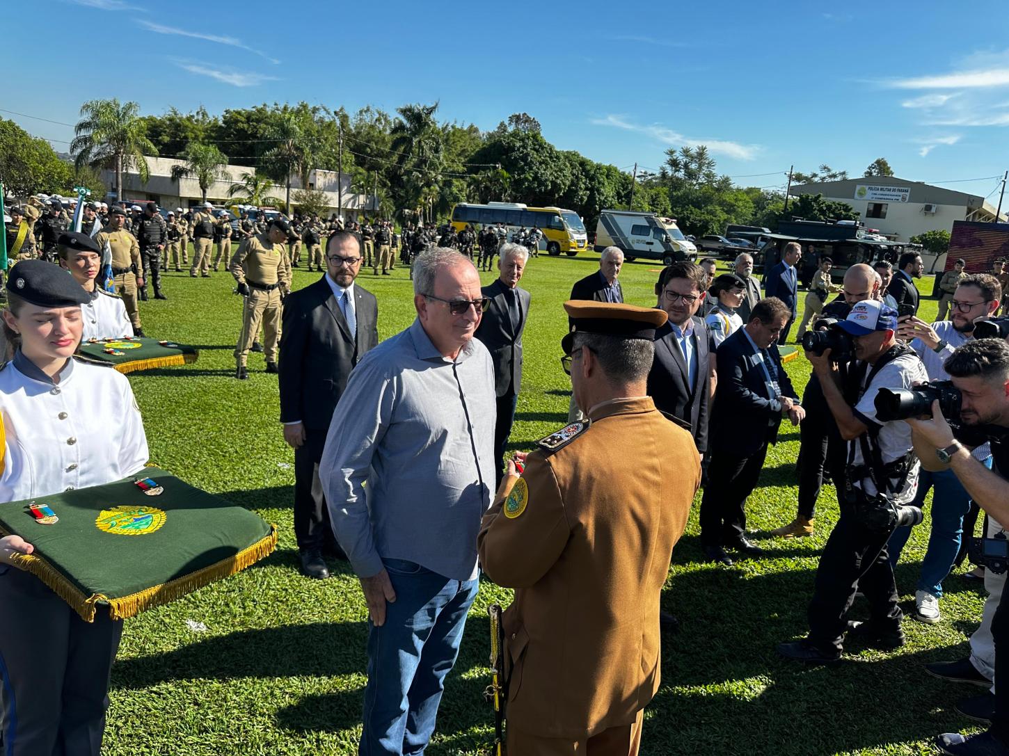 PREFEITO DE ITAIPULÂNDIA LINDOLFO RUI É CONDECORADO COM A MEDALHA SENTINELAS DA FRONTEIRA PELO 14º BPM