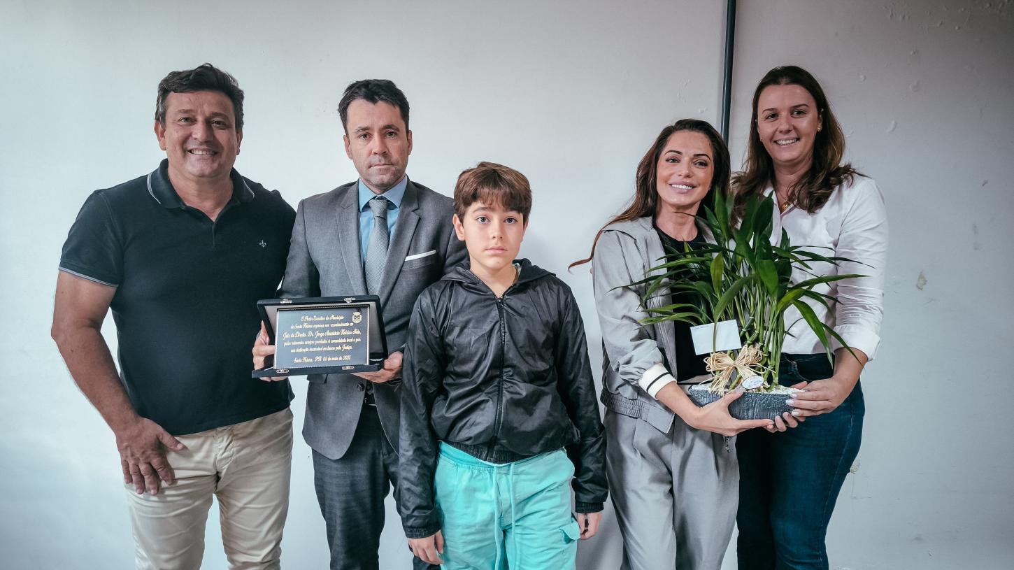 PREFEITURA DE SANTA HELENA PRESTA HOMENAGEM AO JUIZ JORGE KOTZIAS NETO POR SEUS 12 ANOS DE RELEVANTES SERVIÇOS À COMARCA