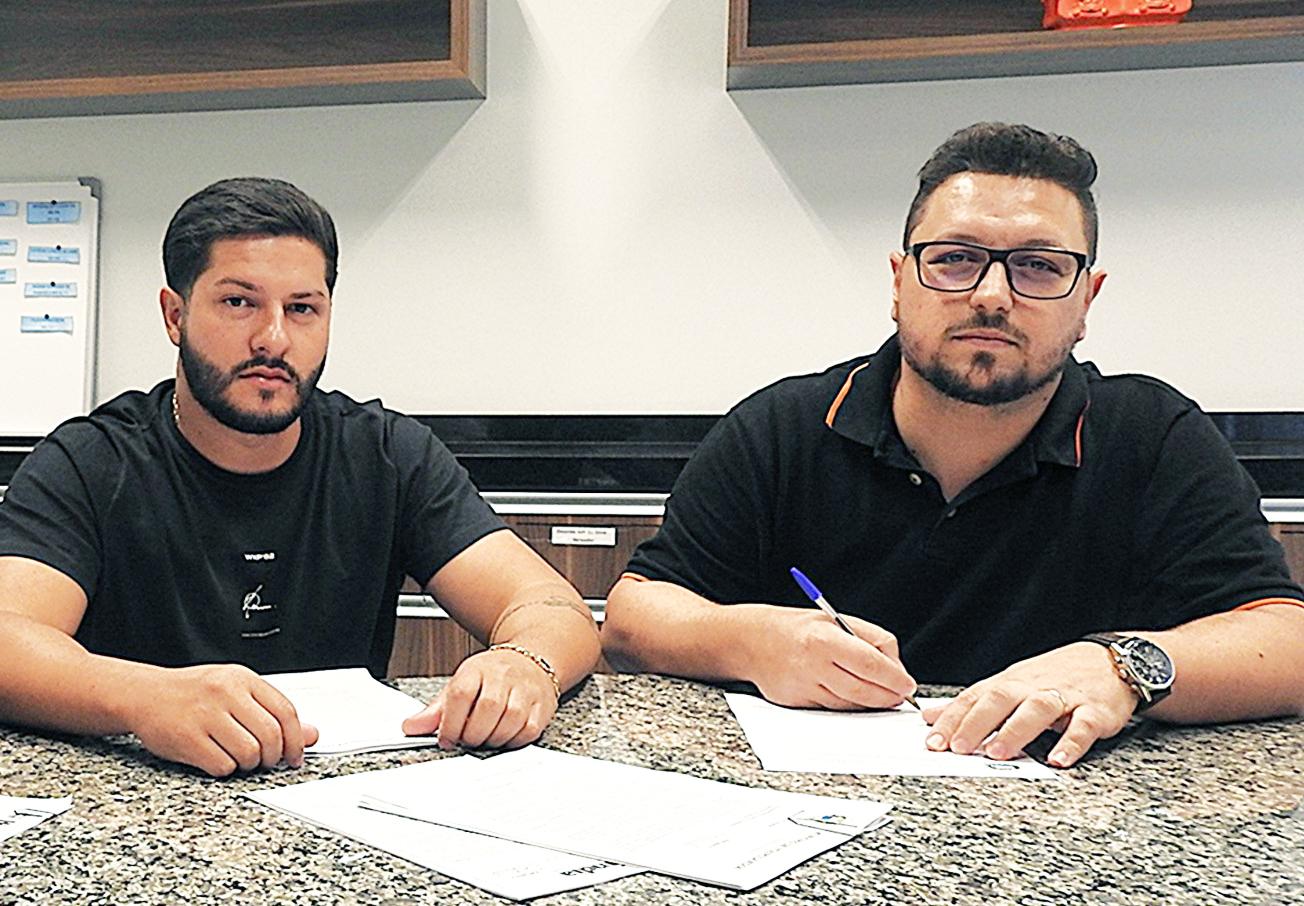 VEREADORES DE ITAIPULÂNDIA, ANDRÉ ROYER E NILSON BARCELLOS, PEDEM A INSTALAÇÃO DE BEBEDOUROS PÚBLICOS EM PRAÇAS