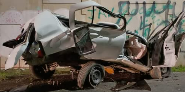 MOTORISTA MORRE APÓS BATER CARRO CONTRA CANALETA NA BR-277