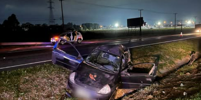 MOTORISTA MORRE E PASSAGEIRO FICA EM ESTADO GRAVE EM ACIDENTE NA BR-277