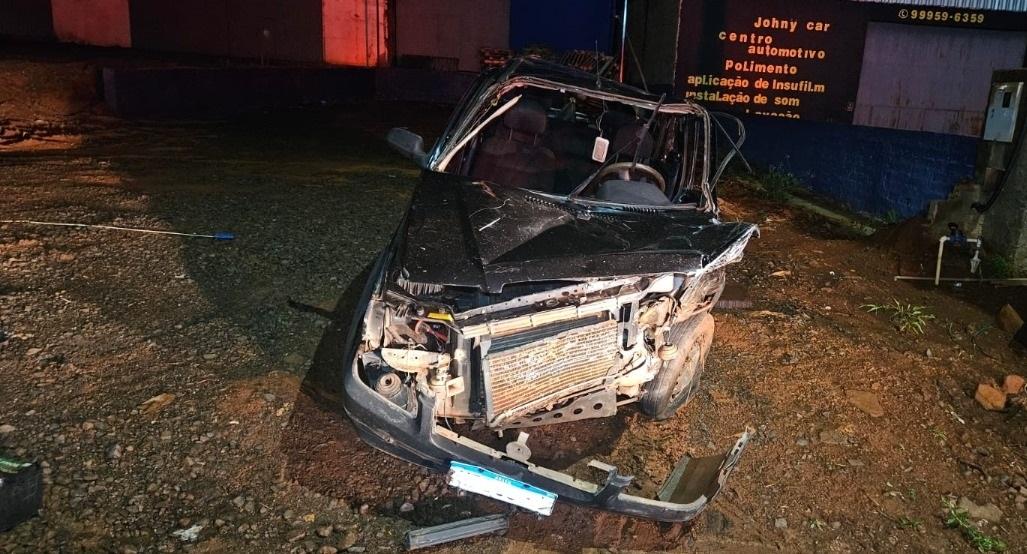 VEÍCULO CAPOTA E DESPENCA DE VIADUTO NA BR-277 EM SÃO MIGUEL DO IGUAÇU