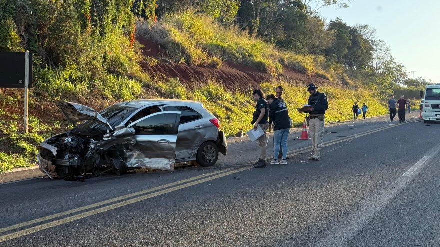COLISÃO ENTRE TRÊS VEÍCULOS MATA PAI E FILHO NO PARANÁ