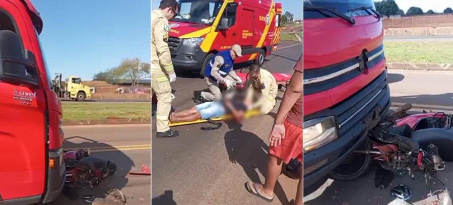 NA CONTRAMÃO: MOTOCICLISTA COLIDE COM CAMINHÃO-GUINCHO E FICA FERIDO EM MEDIANEIRA