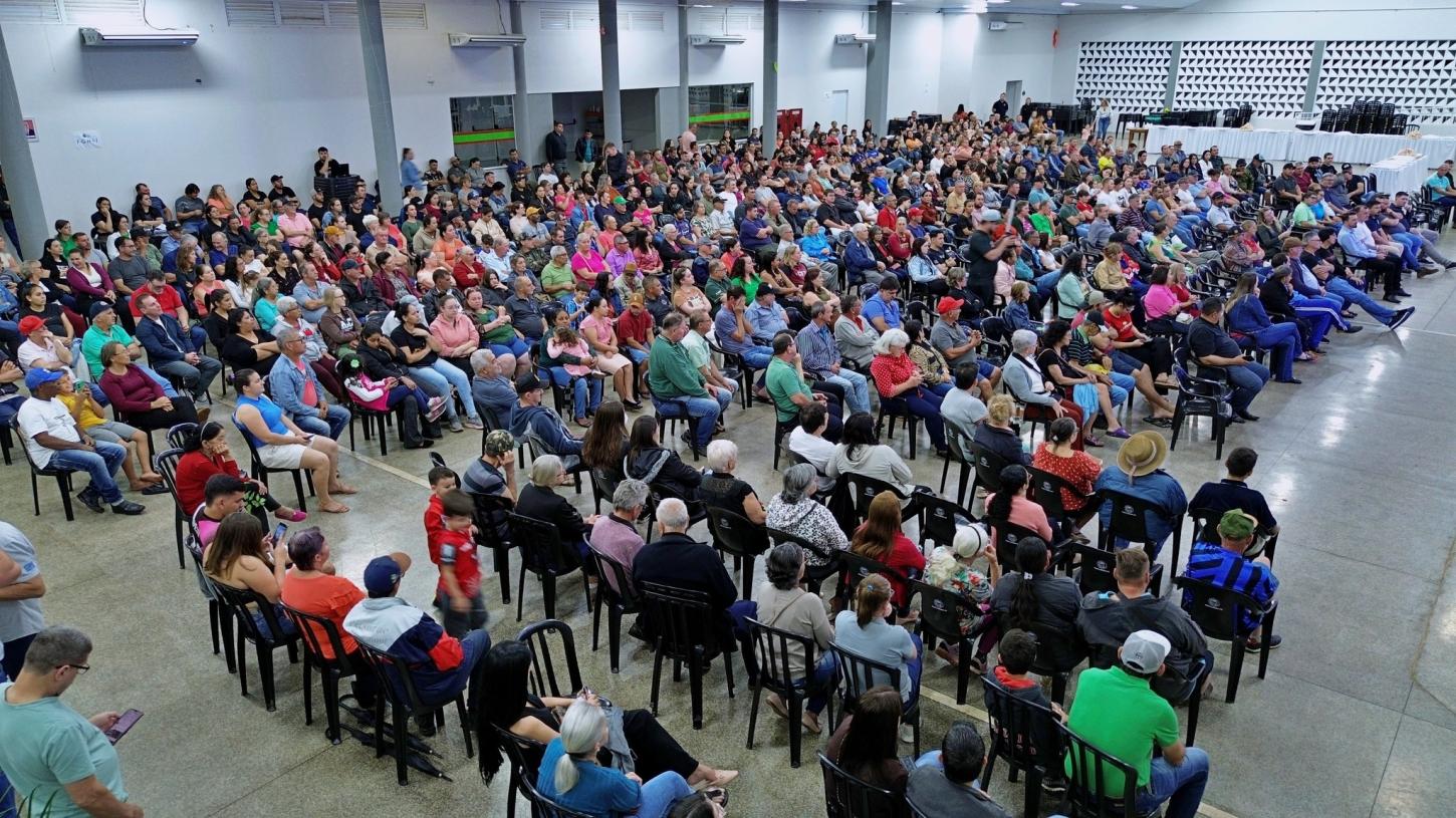 LUZ SOLAR PARA TODOS; ADMINISTRAÇÃO DE ITAIPULÂNDIA ENTREGA 520 EMPENHOS PARA INSTALAÇÃO E AMPLIAÇÃO DE SISTEMAS FOTOVOLTAICOS