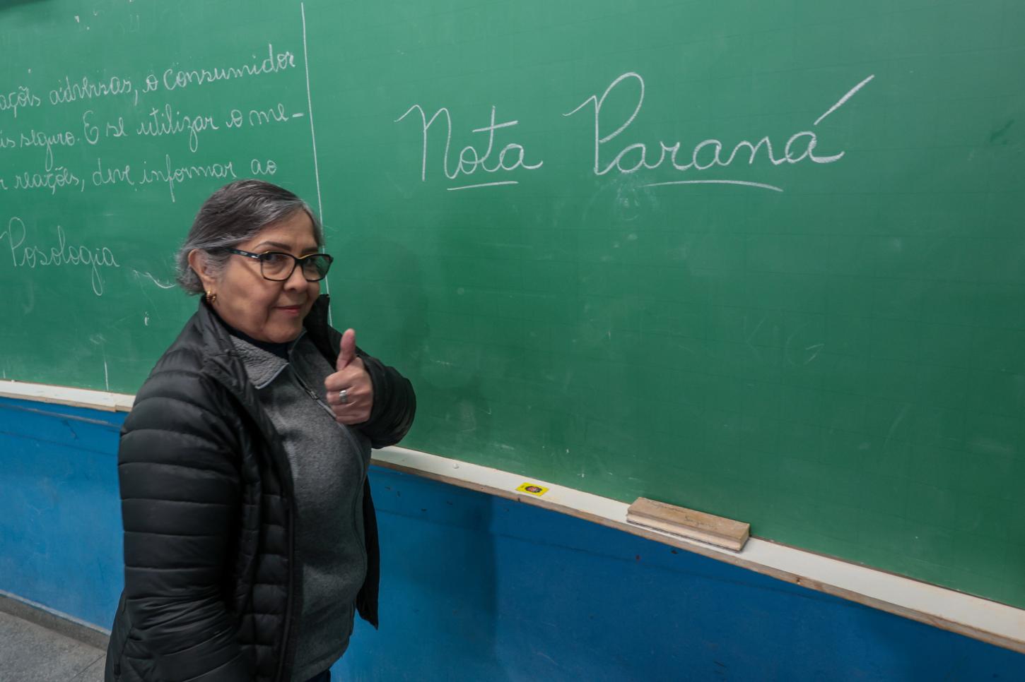 PROFESSORA QUE GANHOU R$ 1 MILHÃO NO NOTA PARANÁ SEGUE DANDO AULAS