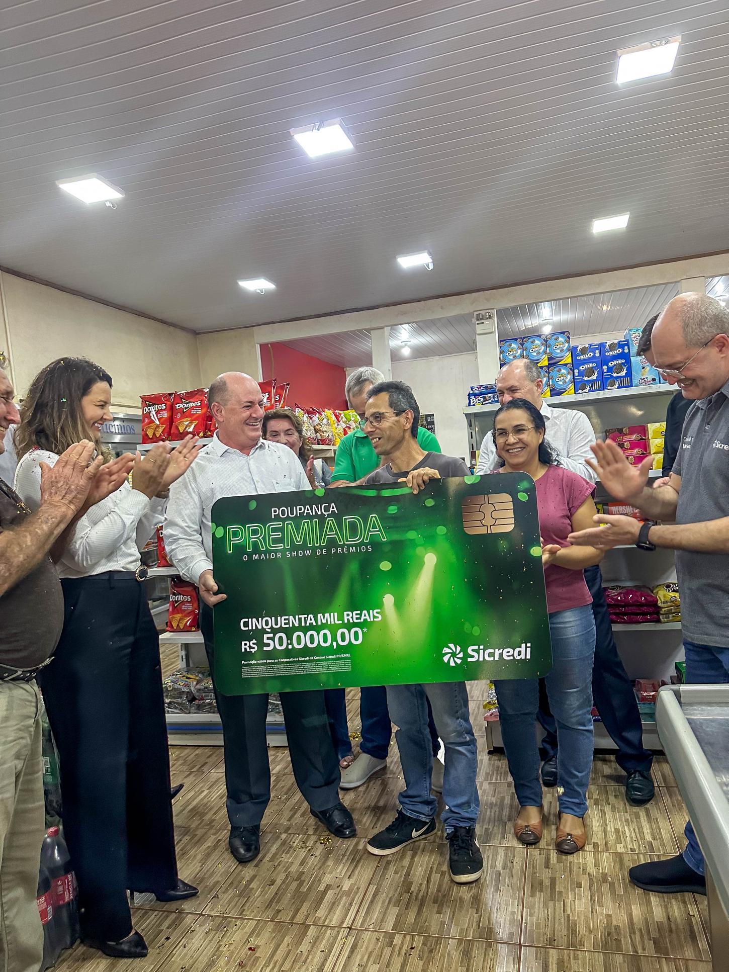 SICREDI VANGUARDA ENTREGA PRIMEIRO PRÊMIO DE R$ 50 MIL DA CAMPANHA POUPANÇA PREMIADA