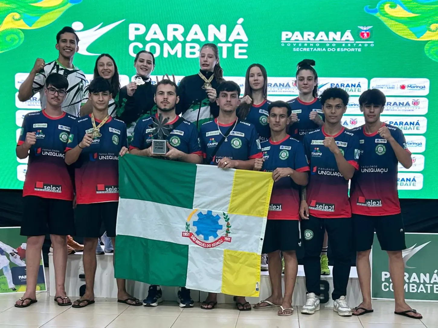 SÃO MIGUEL CONQUISTA DIVERSOS TROFÉUS E MEDALHAS E ESTÁ A UM PASSO DA FINAL DA SÉRIE PRATA COM O FUTSAL FEMININO