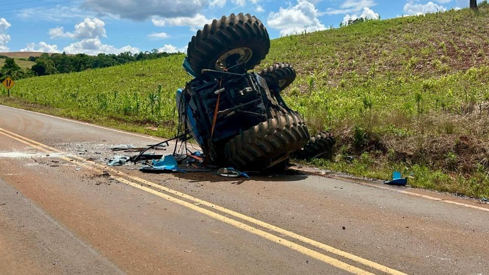 TRATOR CAI DA CARROCERIA DE CAMINHÃO NO SUDOESTE 