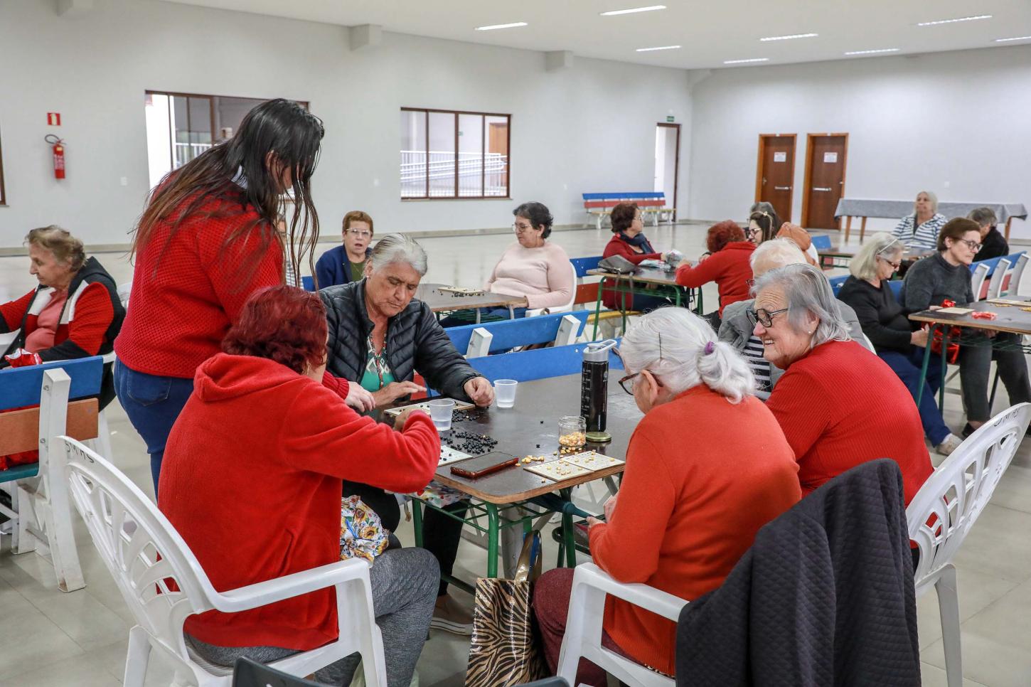 GOVERNO ESTADUAL INSTITUI BOLSA PARA CUIDADORES DE PESSOAS IDOSAS: VEJA COMO VAI FUNCIONAR