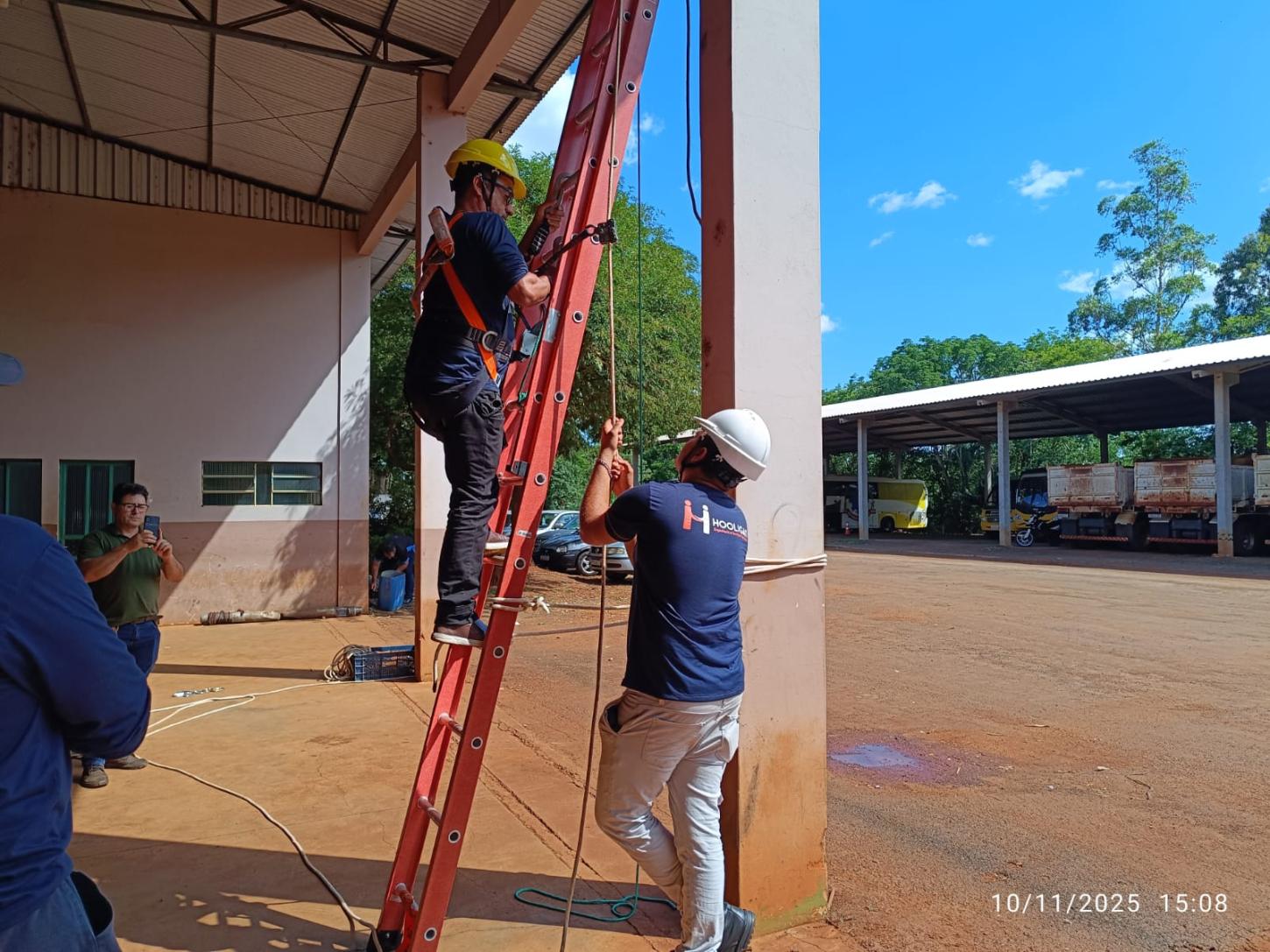 GOVERNO MUNICIPAL DE SÃO MIGUEL PROMOVE CAPACITAÇÃO PARA TRABALHO EM ALTURA PARA SERVIDORES MUNICIPAIS