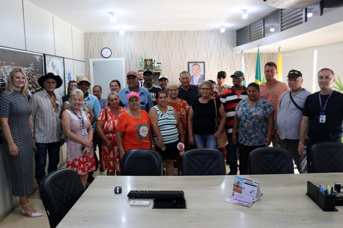 ESTUDANTES DO ‘PARANÁ ALFABETIZA’ DO ACAMPAMENTO SEBASTIAO CAMARGO   EM SÃO MIGUEL CONHECEM O EXECUTIVO E LEGISLATIVO