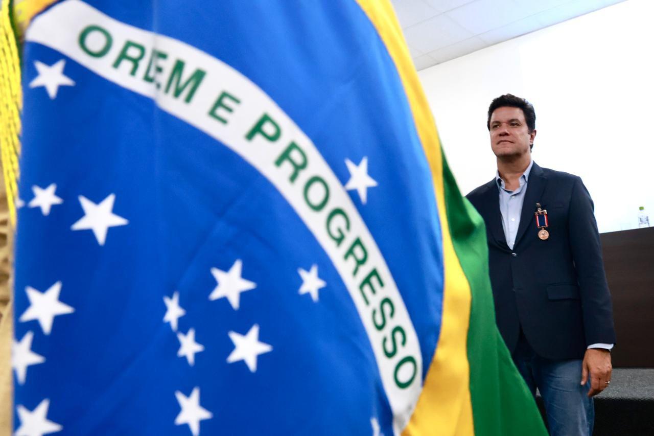 GUTO SILVA É HOMENAGEADO PELO CORPO DE BOMBEIROS POR ATUAÇÃO EM RIO BONITO DO IGUAÇU