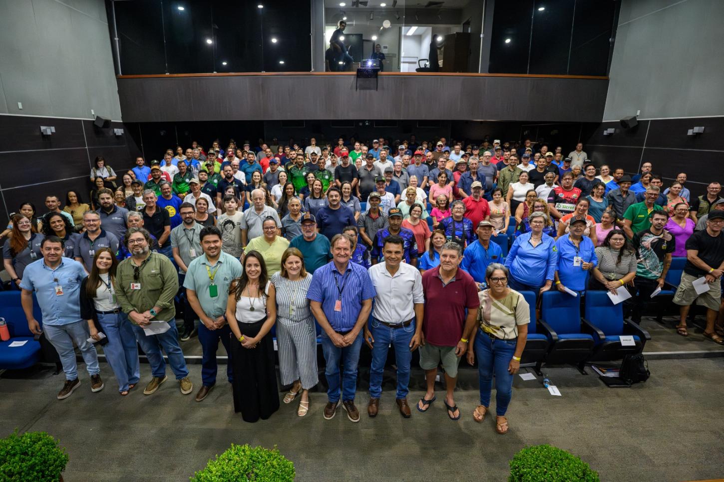 ENCONTRO ANUAL REFORÇA APOIO DE ITAIPU A PESCADORES DO RESERVATÓRIO