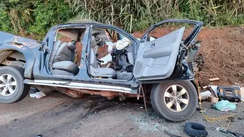 ACIDENTE GRAVE NA BR-282 DEIXA TRÊS MORTOS E CINCO FERIDOS