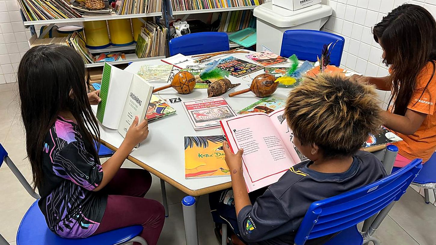 GOVERNO DO ESTADO AMPLIA ACERVO LITERÁRIO DE 31 ESCOLAS COM OBRAS DE AUTORES INDÍGENAS