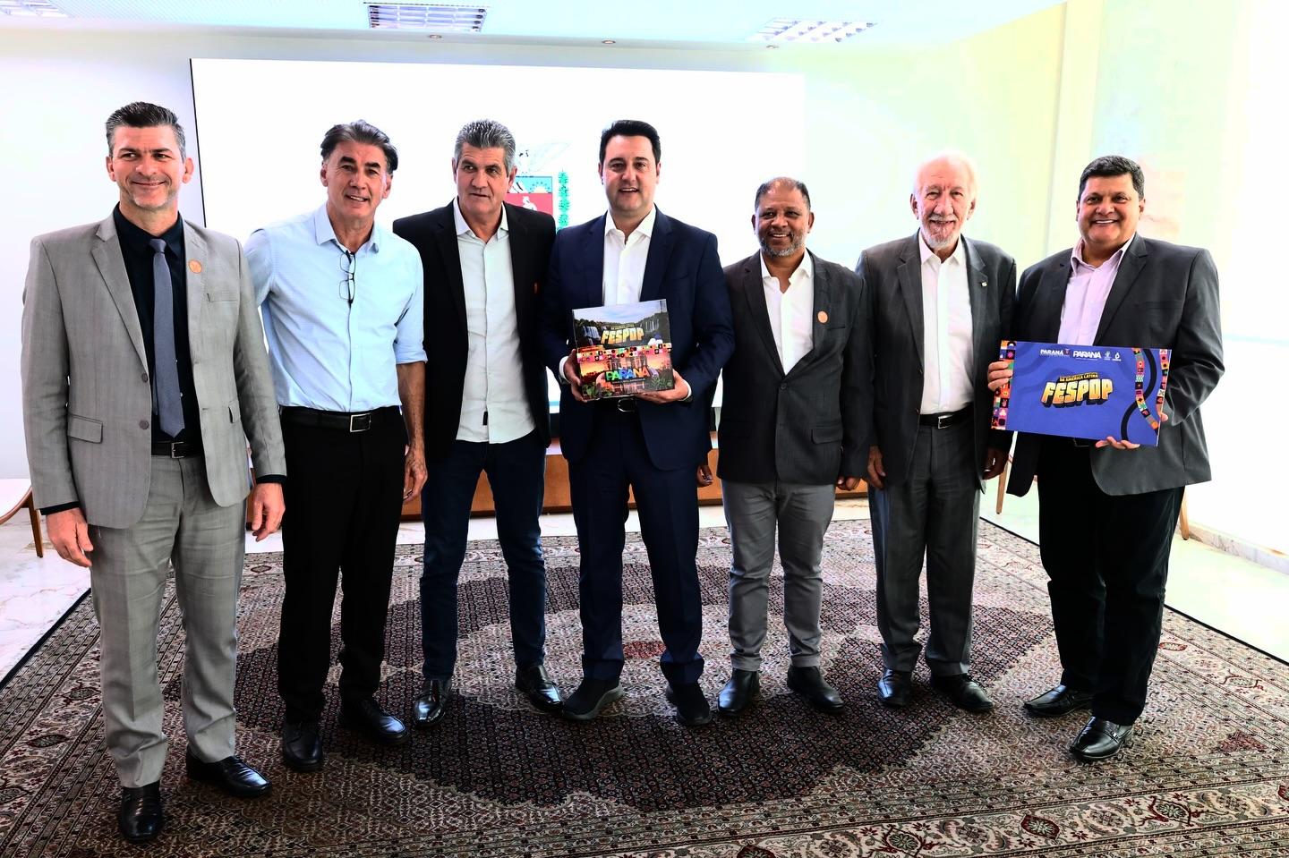 PREFEITO BIM SE REÚNE COM GOVERNADOR RATINHO JUNIOR E APRESENTA DEMANDAS DE SANTA TEREZINHA DE ITAIPU