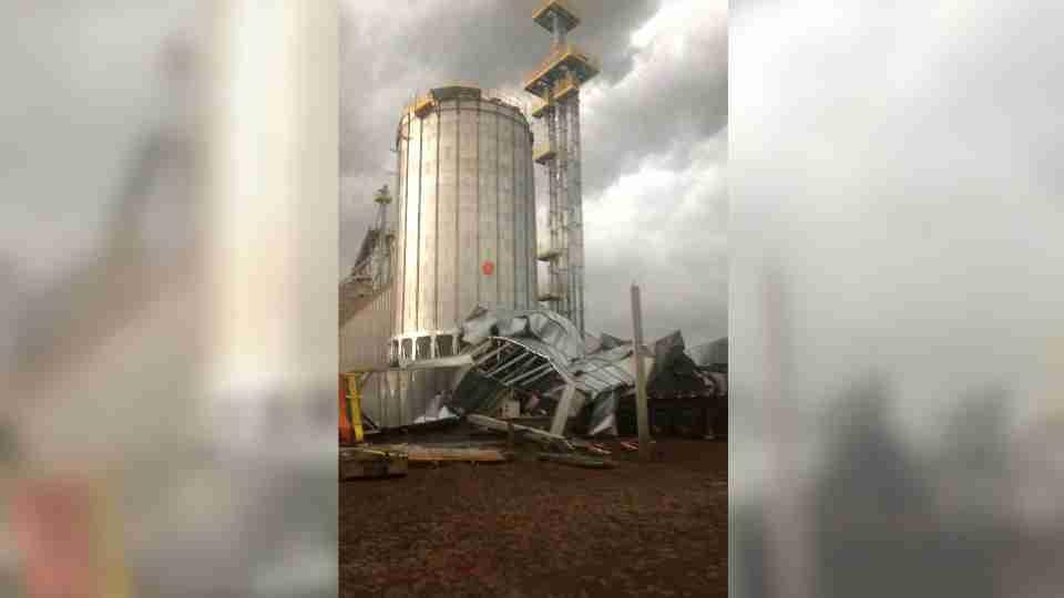 VENTANIA DESTRÓI SILO EM CONSTRUÇÃO EM ITAIPULÂNDIA