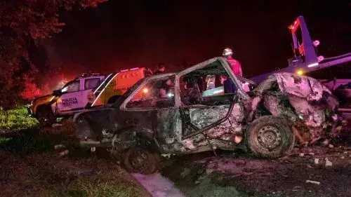 VIATURA DA POLÍCIA MILITAR SE ENVOLVE EM GRAVE ACIDENTE COM VERONA NA BR-277