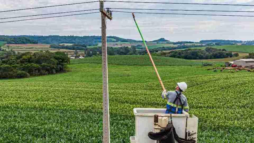 COPEL LANÇA ATENDIMENTO EXCLUSIVO PARA PRODUTORES RURAIS COM SUPORTE 24 HORAS NO PARANÁ