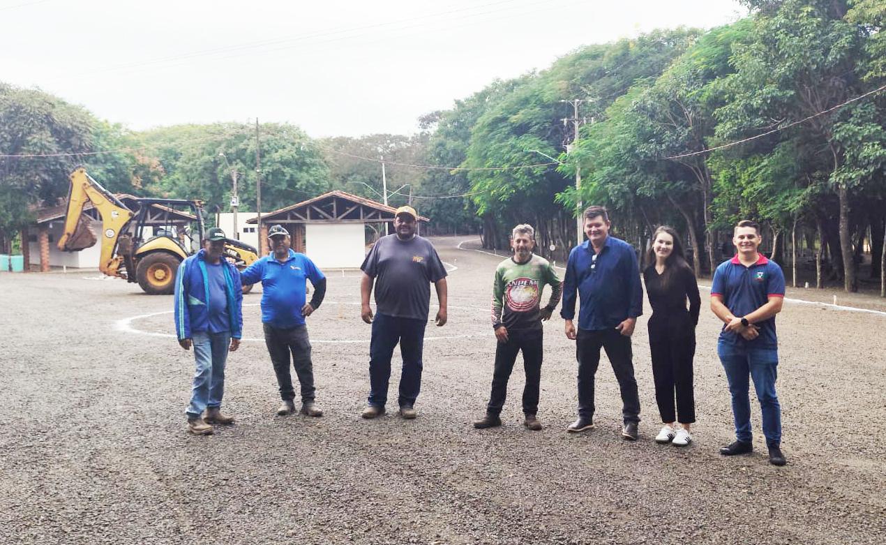 EMPRESA INICIA MARCAÇÃO PARA PAVIMENTAÇÃO ASFÁLTICA NA PRAINHA DE MISSAL