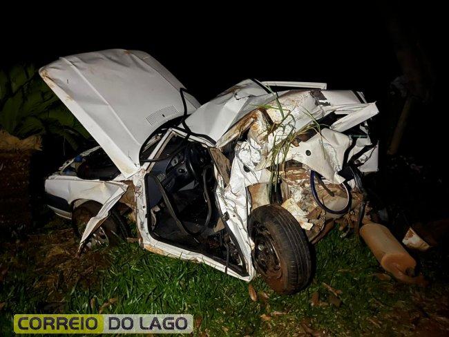 HOMEM MORRE EM GRAVE ACIDENTE ENTRE CARROS NA PR-317 EM SÃO JOSÉ DAS PALMEIRAS