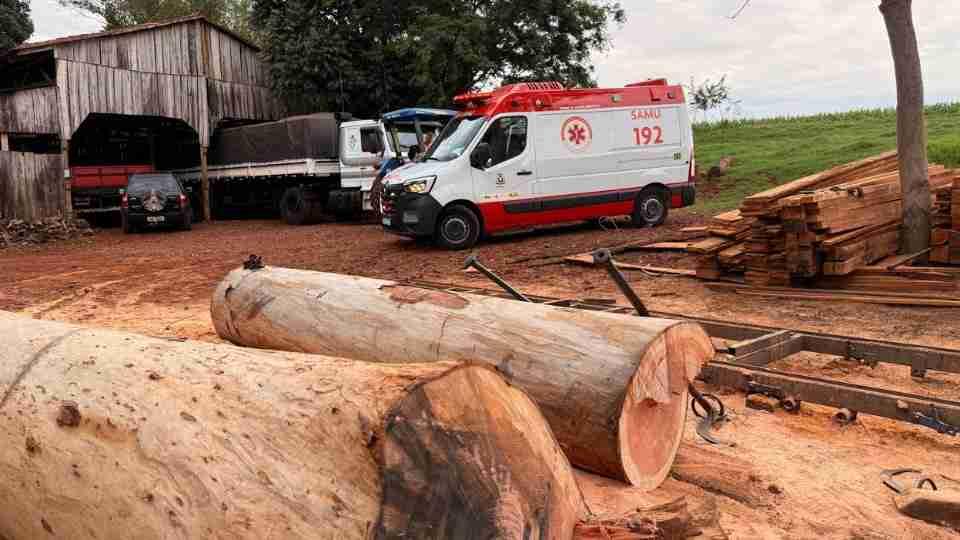 IDOSO DE 72 ANOS MORRE APÓS TRATOR TOMBAR NO INTERIOR DE MISSAL