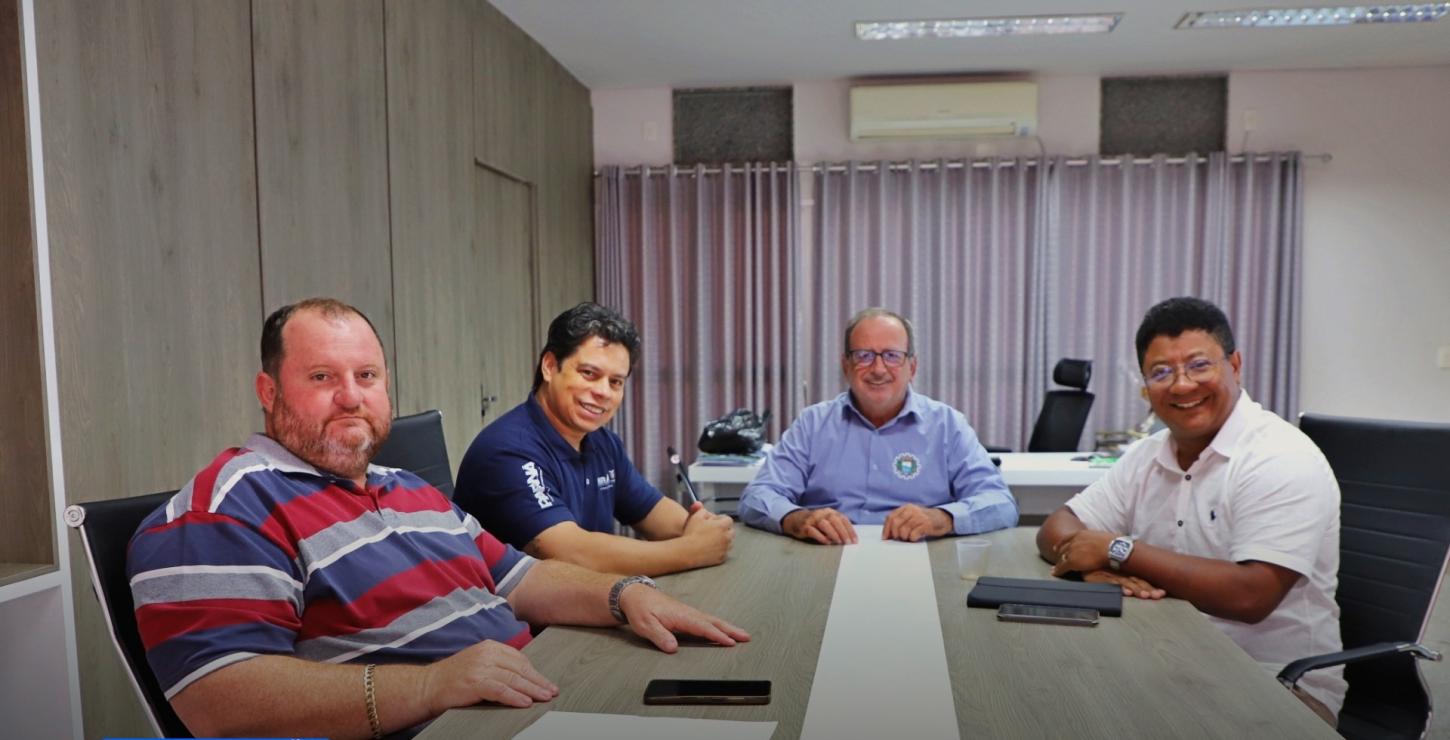 ITAIPULÂNDIA DISCUTE FORTALECIMENTO DO TURISMO COM REPRESENTANTES ESTADUAIS