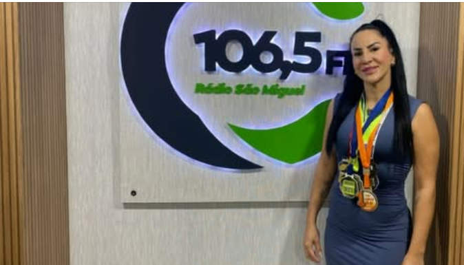 LAURA CAGLIARI BRILHA NO BEACH TENNIS E PROJETA CARREIRA PROFISSIONAL EM SÃO MIGUEL DO IGUAÇU