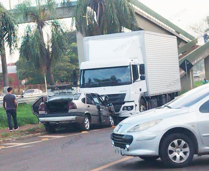 PERSEGUIÇÃO ENTRE SANTA TEREZINHA DE ITAIPU E FOZ DO IGUAÇU TERMINA COM PRESOS E POLICIAL FERIDO