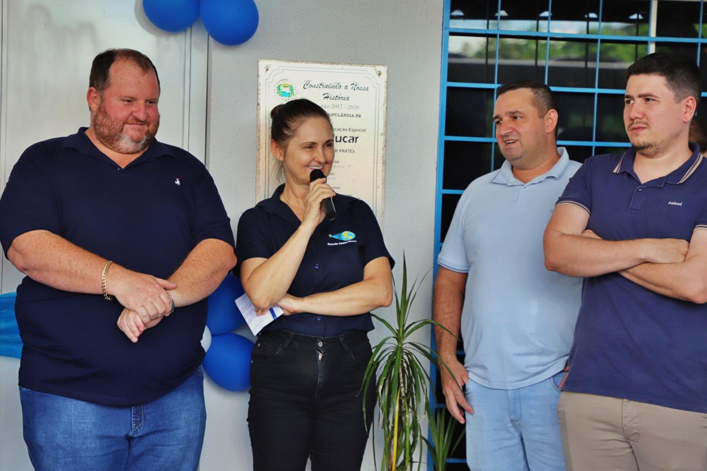 diretora da escola, Márcia Besing