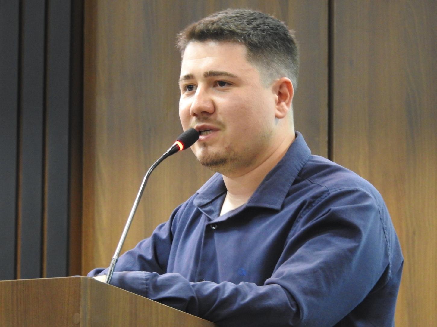 VEREADOR WELLINGTON PROPÕE CONTRATAÇÃO DE MORADORES PARA SERVIÇOS URBANOS EM ITAIPULÂNDIA