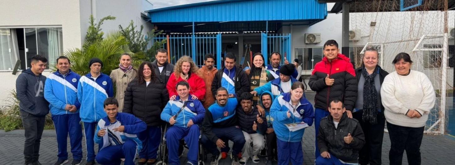 ALUNOS DA ESCOLA MULTI-EDUCAR ENCERRAM PROJETO “FUTSAL PARA TODOS” COM PALESTRA DE ATLETA PROFISSIONAL EM ITAIPULÂNDIA
