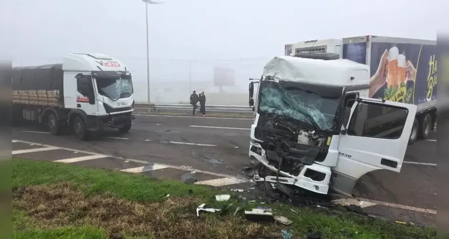 CAMINHONEIRO ENTRA NA CONTRAMÃO GUIADO POR GPS E CAUSA ACIDENTE NA BR-369