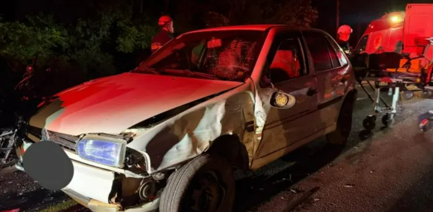 COLISÃO ENTRE CARRO E MOTOCICLETA DEIXA DOIS FERIDOS GRAVES NA PR-317, EM SANTA HELENA