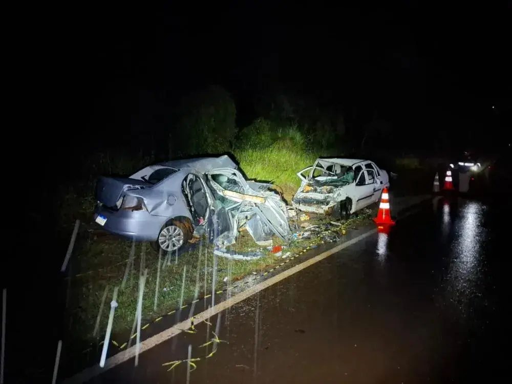 GRAVE COLISÃO NA PR-473 DEIXA TRÊS MORTOS E TRÊS FERIDOS EM QUEDAS DO IGUAÇU