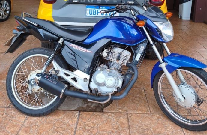 MOTOCICLETA É APREENDIDA APÓS MANOBRA PERIGOSA E IRREGULARIDADES EM SÃO MIGUEL DO IGUAÇU