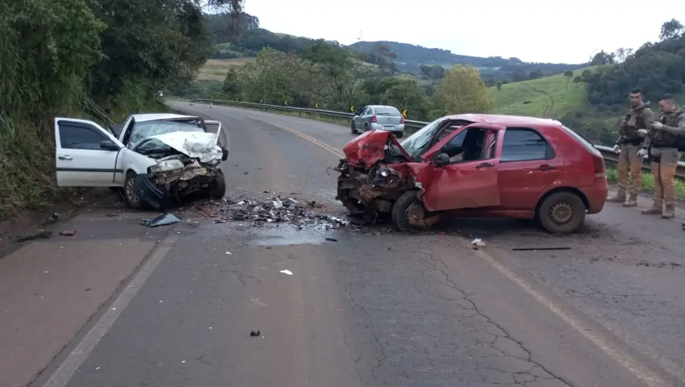 MULHER DE SALTO DO LONTRA MORRE EM GRAVE ACIDENTE ENTRE CARRO E CAMIONETE EM SANTA CATARINA