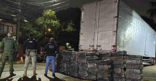 OPERAÇÃO CONJUNTA APREENDE MAIS DE 1,7 TONELADA DE DROGA NA BR-277 EM CASCAVEL