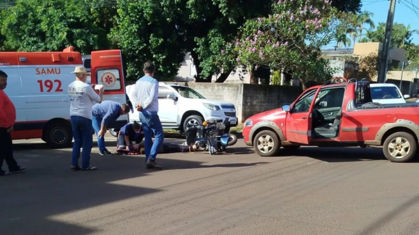 ACIDENTE ENTRE TRICICLO ELÉTRICO E FIAT STRADA DEIXA UMA PESSOA FERIDA EM MISSAL