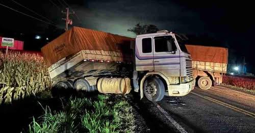 ACIDENTE NA PRC-467 ENVOLVE CAMINHÃO E DOIS CARROS EM MARECHAL CÂNDIDO RONDON