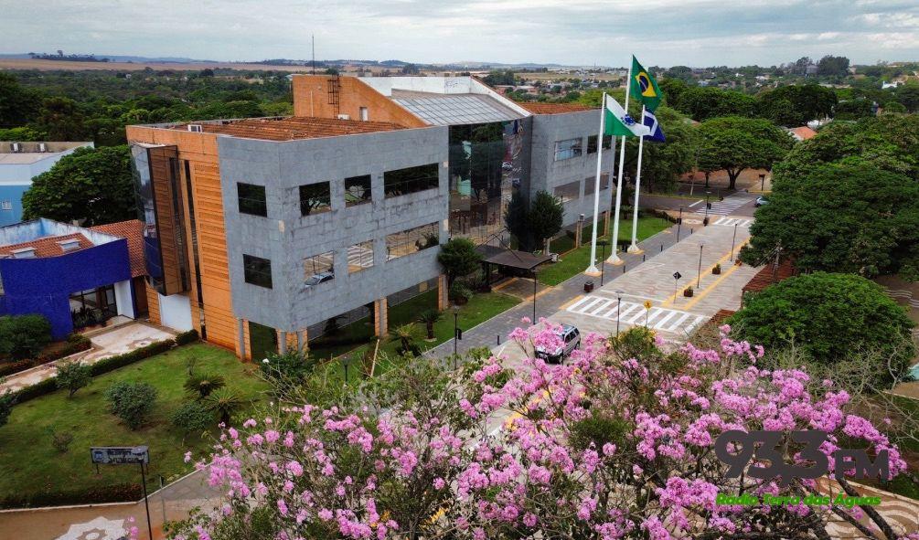 ADMINISTRAÇÃO MUNICIPAL DE SANTA HELENA AFIRMA COLABORAR COM INVESTIGAÇÃO E ANUNCIA REVISÃO DE CONTRATOS DO TRANSPORTE ESCOLAR