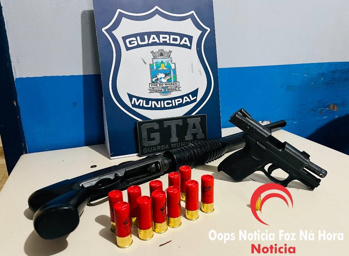 GTA DA GUARDA MUNICIPAL APREENDE PISTOLA E ESPINGARDA CALIBRE 12 EM FOZ