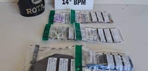 HOMEM É PRESO E ADOLESCENTE APREENDIDO POR TRÁFICO DE DROGAS EM MEDIANEIRA
