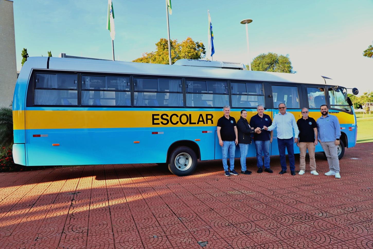 ITAIPULÂNDIA INVESTE R$ 715 MIL NA AQUISIÇÃO DE NOVO ÔNIBUS ESCOLAR ZERO QUILÔMETRO