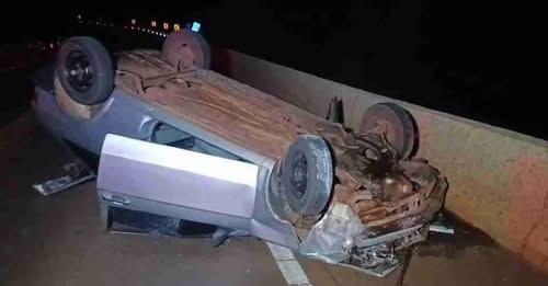 JOVEM FICA FERIDO APÓS CAPOTAR CARRO NA PR-317 ENTRE TOLEDO E OURO VERDE DO OESTE